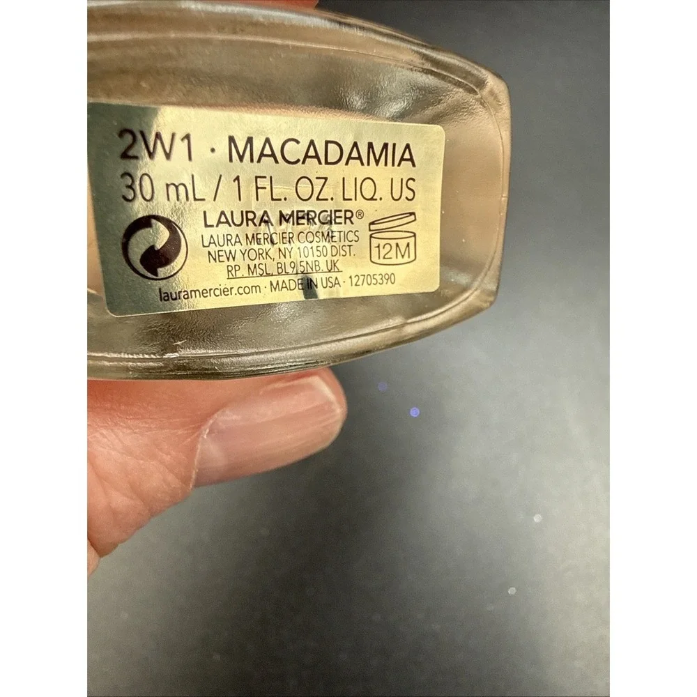 Laura‎ Mercier Flawless Lumiere Radiance-Perfecting Foundation 2W1 Macadamia,1oz